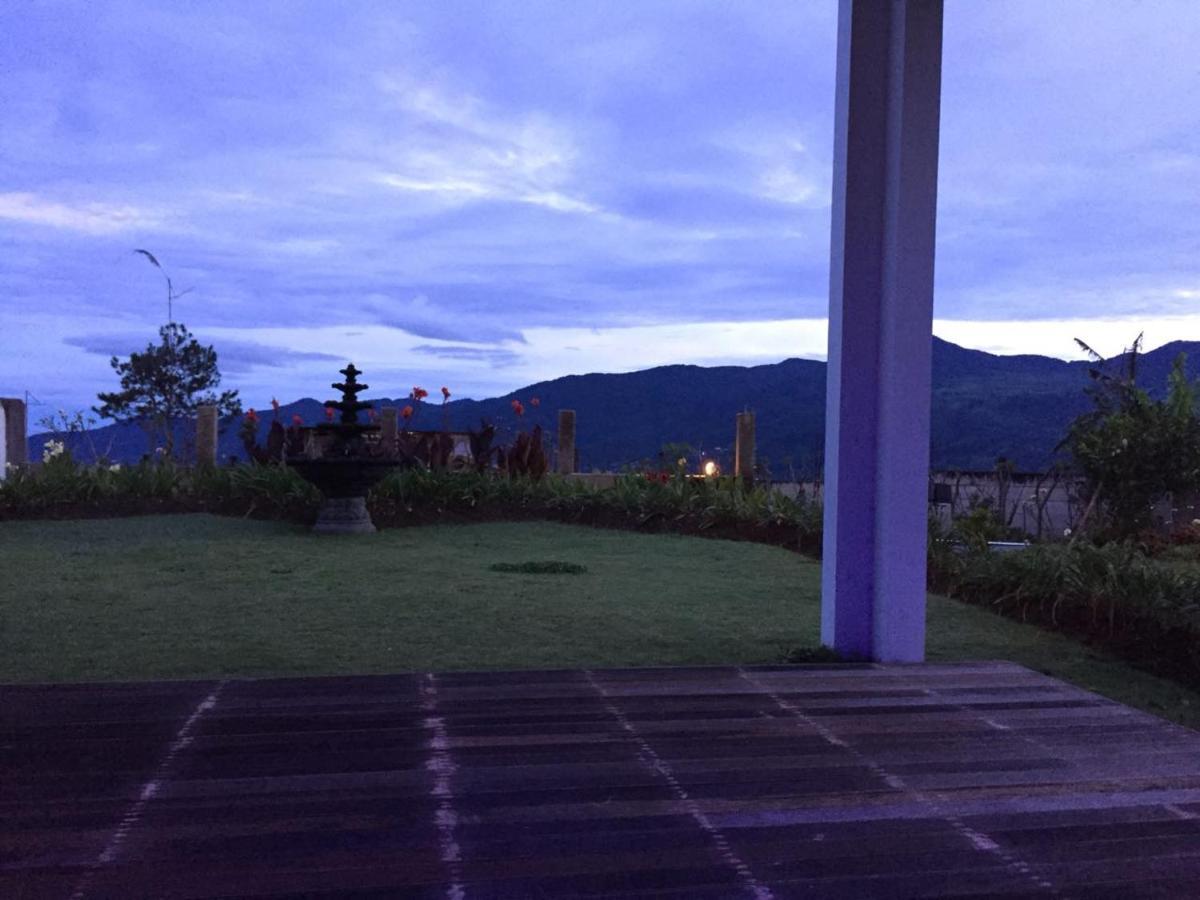 Villa Eaden Puncak Exterior foto