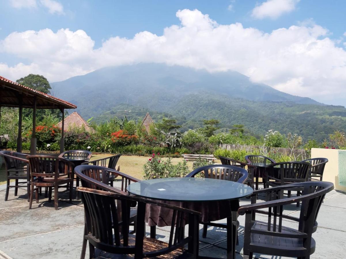 Villa Eaden Puncak Exterior foto