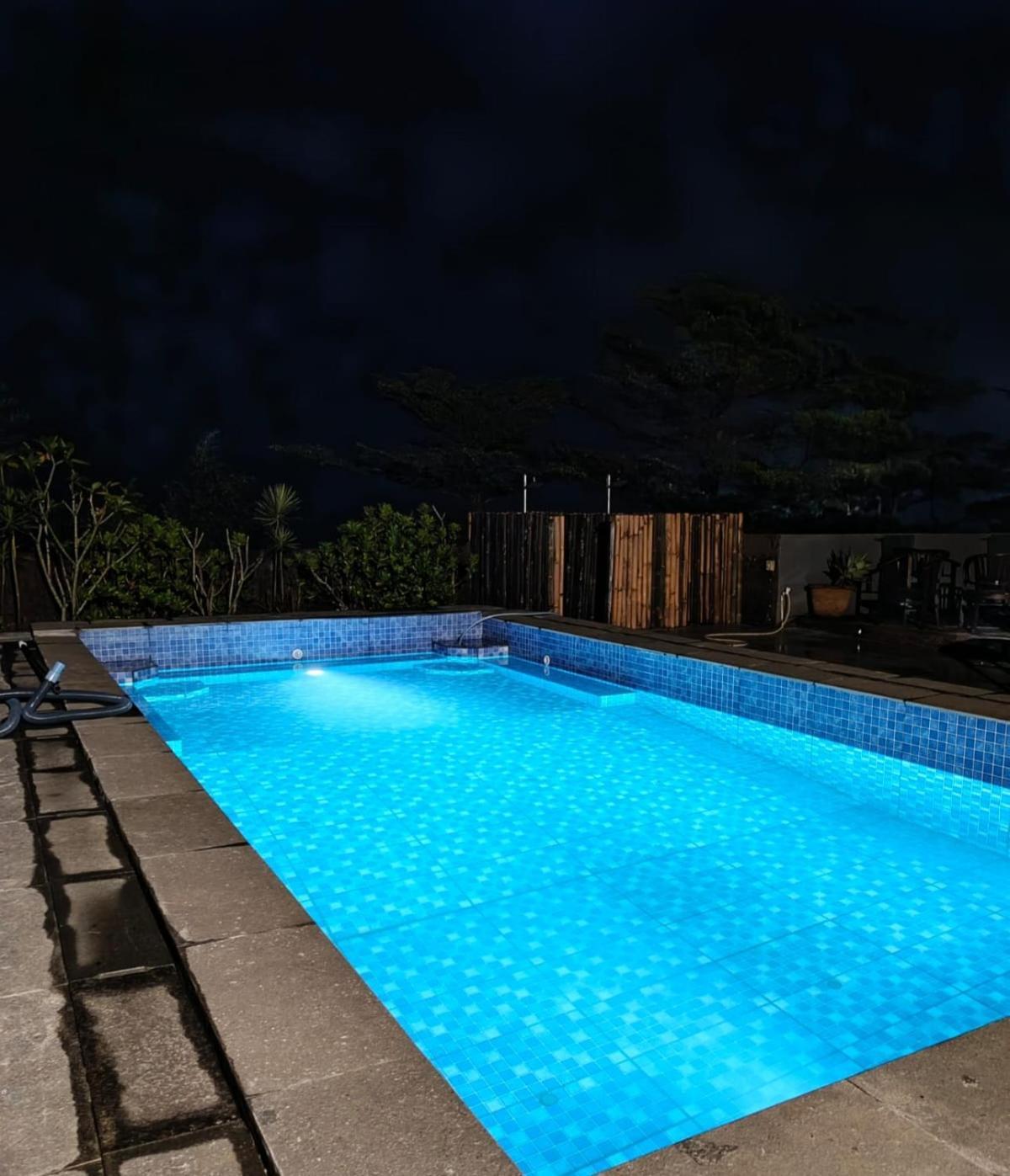 Villa Eaden Puncak Exterior foto