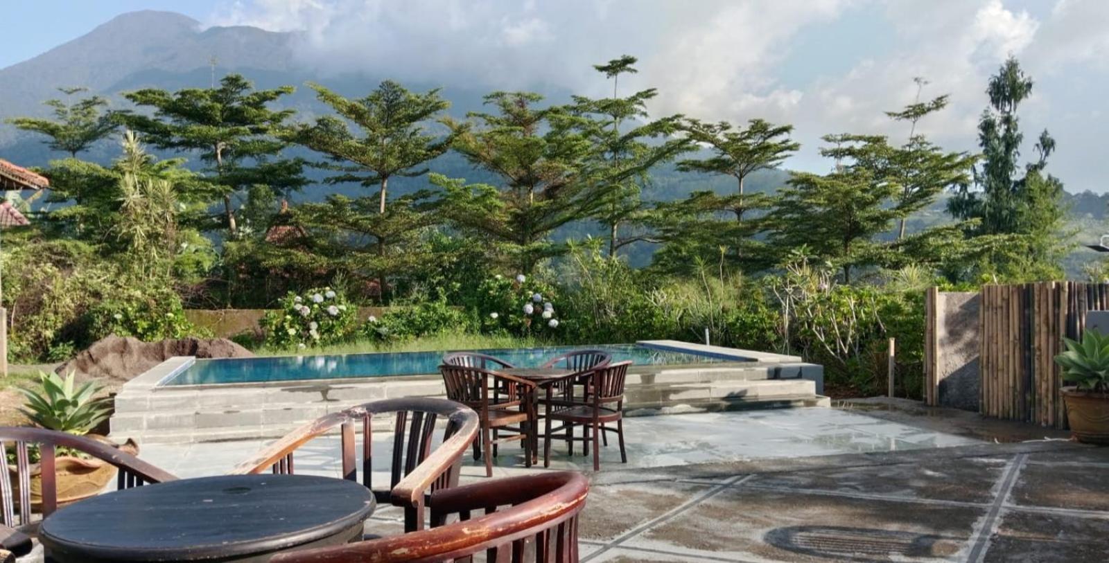 Villa Eaden Puncak Exterior foto