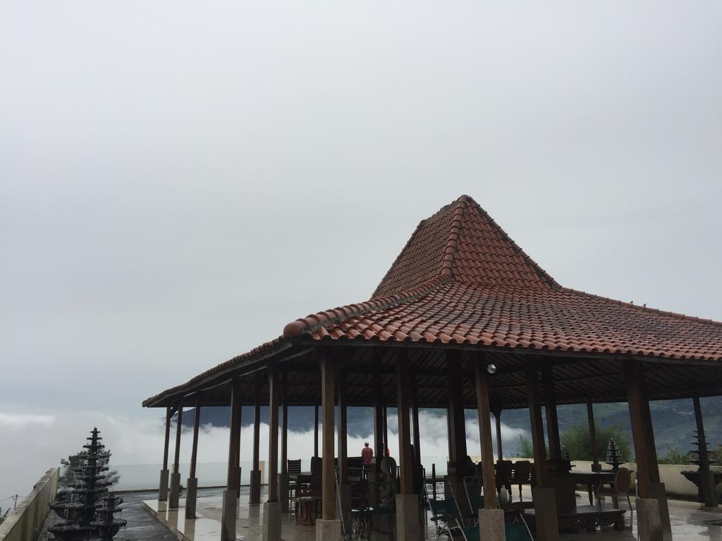 Villa Eaden Puncak Exterior foto